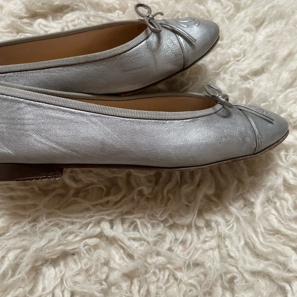 Chanel Silver Ballet Flats 37.5 - Picture 3 of 8